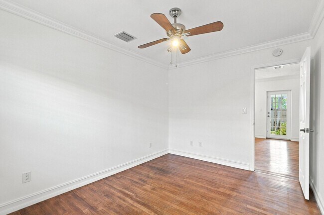 Building Photo - 1658 Jackson St