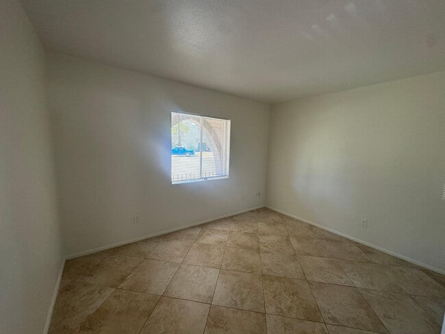Building Photo - 8216 E Keim Dr