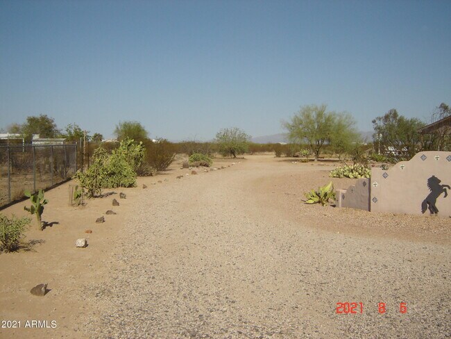 Building Photo - 51504 W Donald Dr