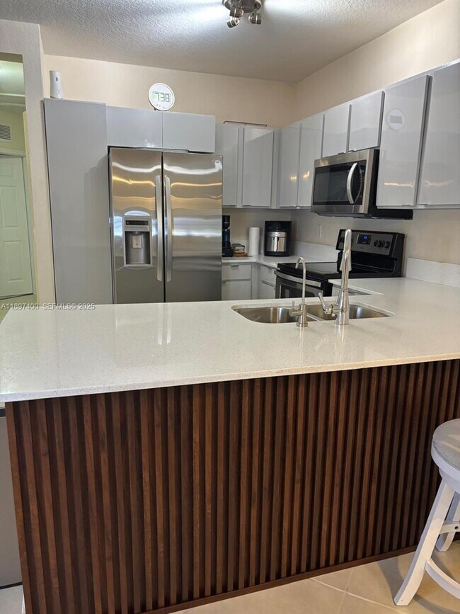 Building Photo - 3310 Palomino Dr