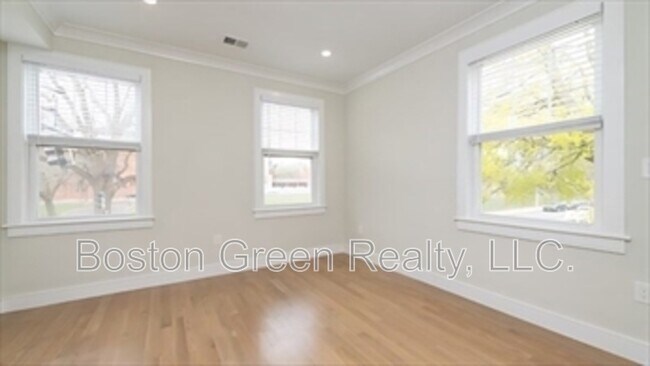 Building Photo - 2 Rossmore Road