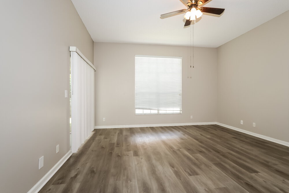 Building Photo - 984 Lake Breeze Dr