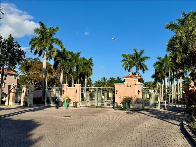 Building Photo - 6520 NW 114th Ave