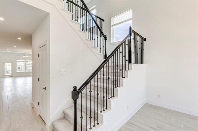 Building Photo - 1832 Asti Ln