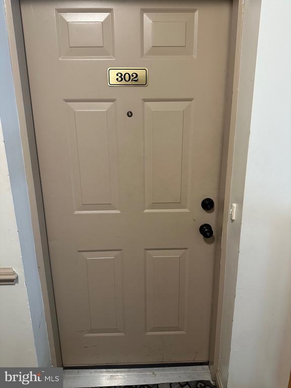 Building Photo - 9708 Lake Point Ct