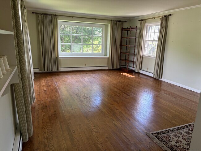 Building Photo - 35 Marwick Manor