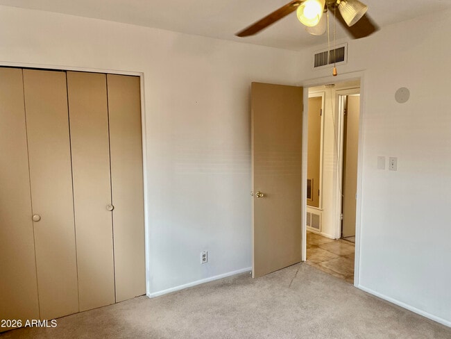 Building Photo - 949 W Parkway Blvd