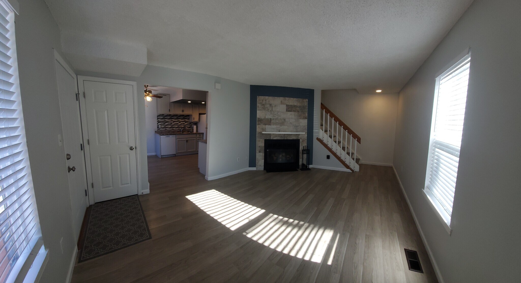 Building Photo - 1310 Firefly Cir