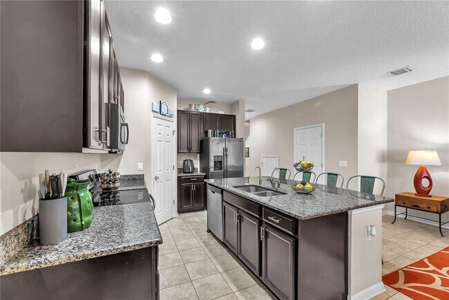 Building Photo - 7085 Woodchase Glen Dr