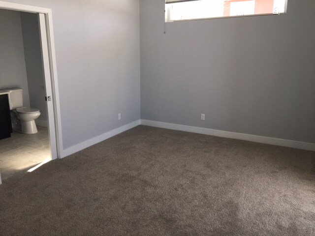 Building Photo - 902 Blondel St