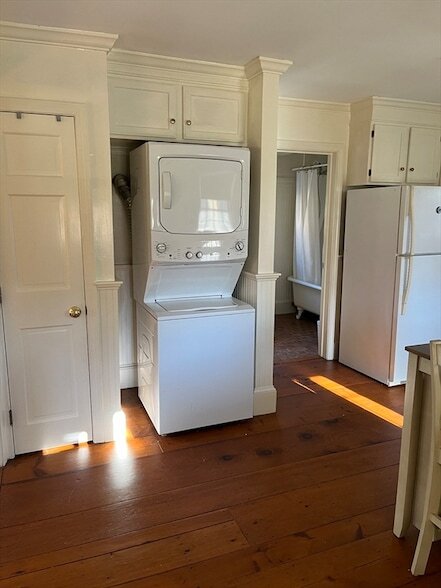 Building Photo - 338 Maple St