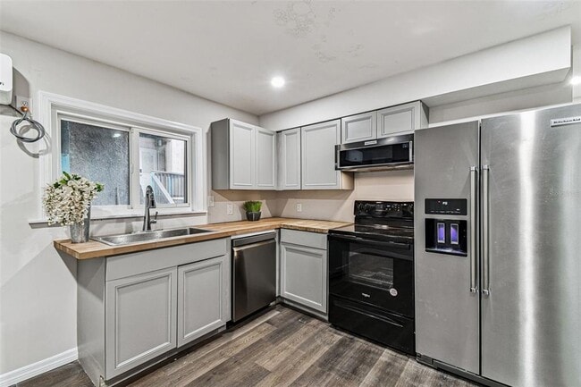 Building Photo - 1006 E 26th Ave