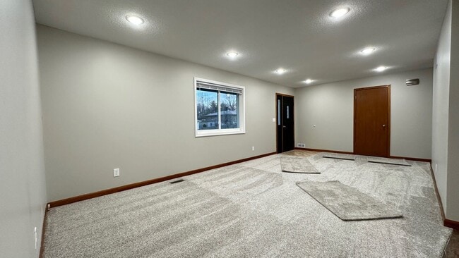 Building Photo - Now available for rent — this top-quality, beautifully updated home!