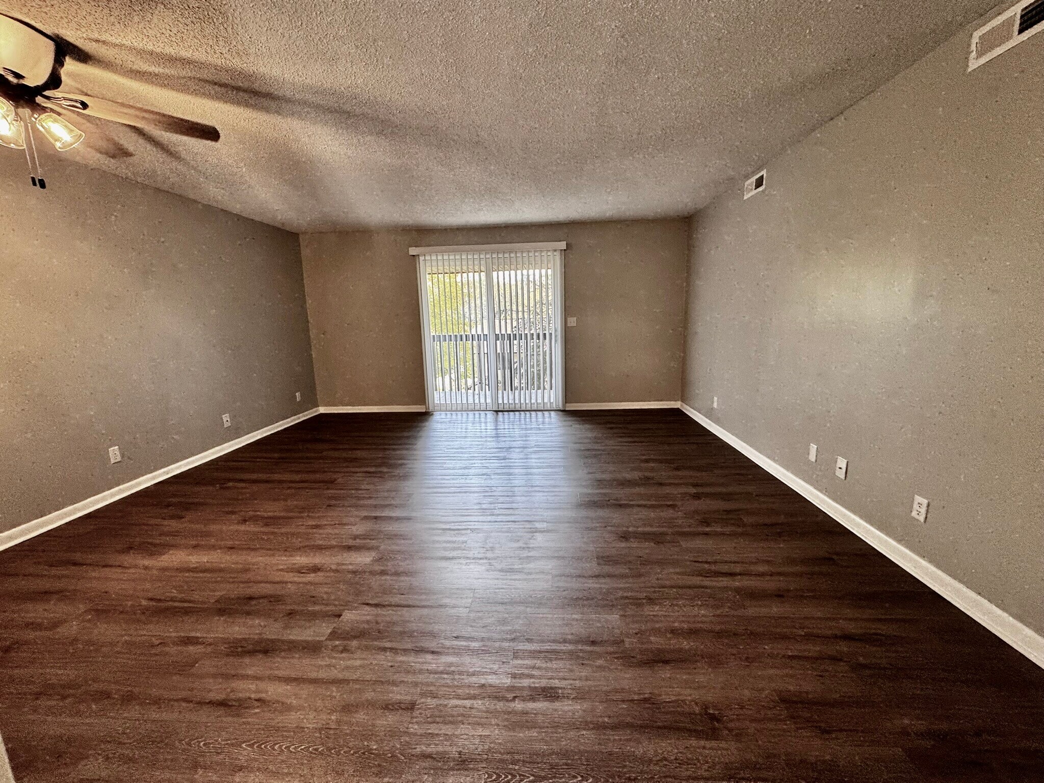 Living room, vinyl plank flooring - 122 Turnwood Ln