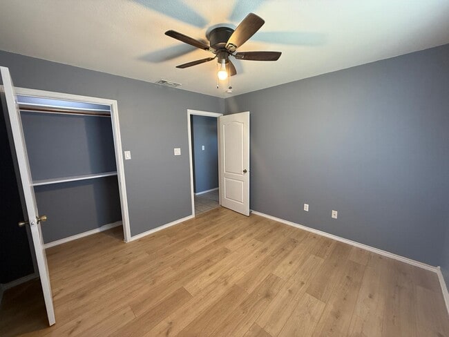 Building Photo - 1207 Dixie Ln