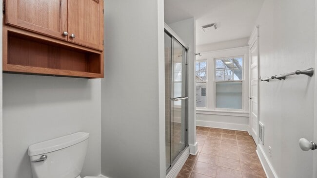 Building Photo - Single-family historic home in West Central with porch and private courtyard.