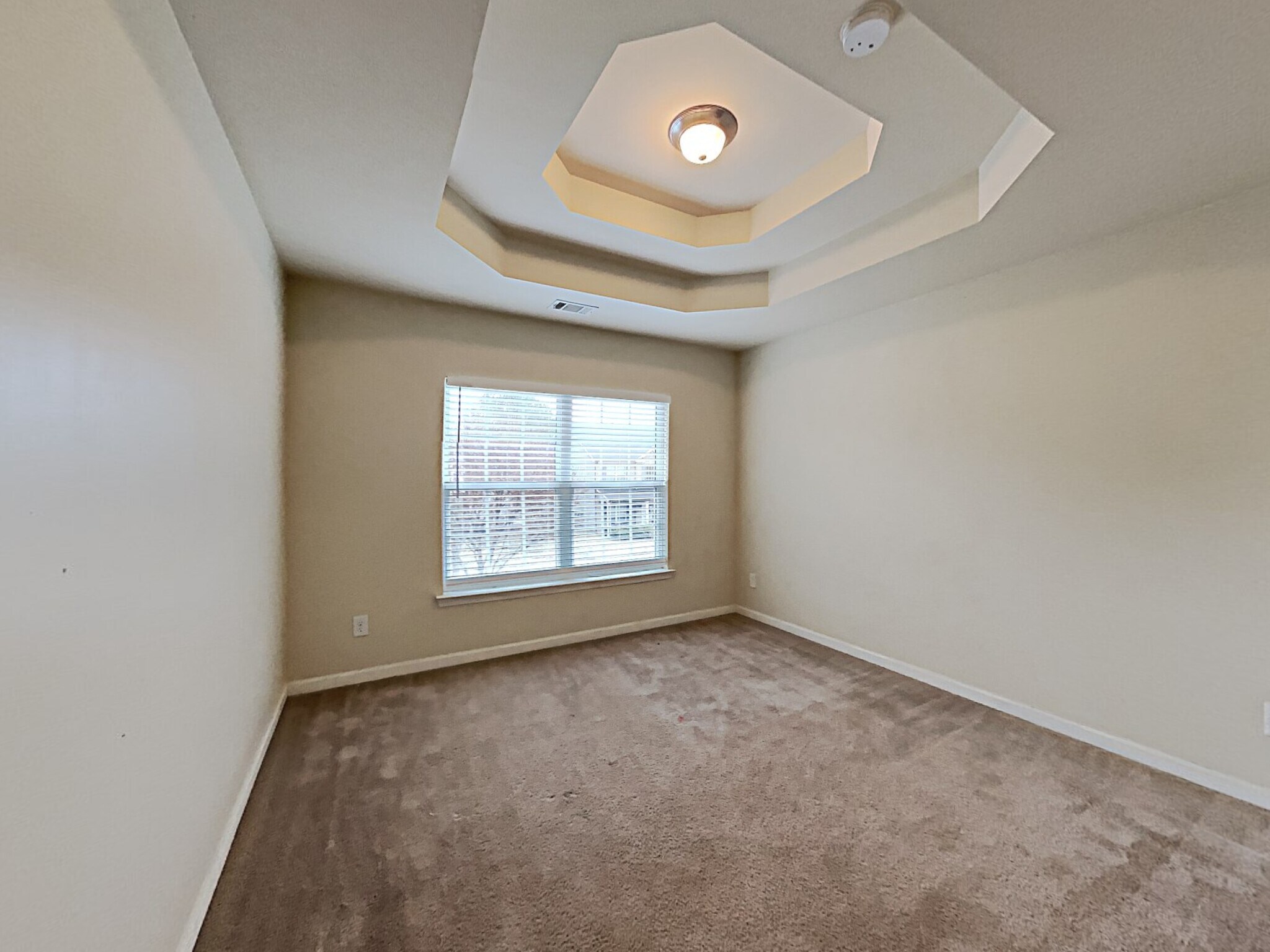 Building Photo - 3365 Gardenside Dr SW