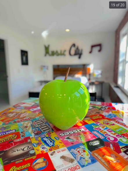 Building Photo - 924 Spain Ave