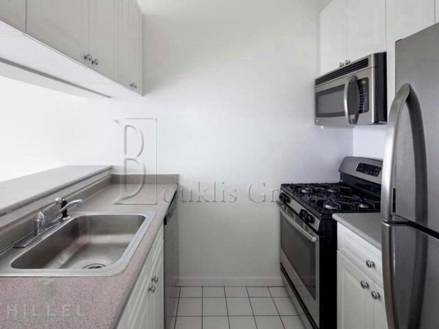 Primary Photo - 4 bedroom in NEW YORK NY 10006