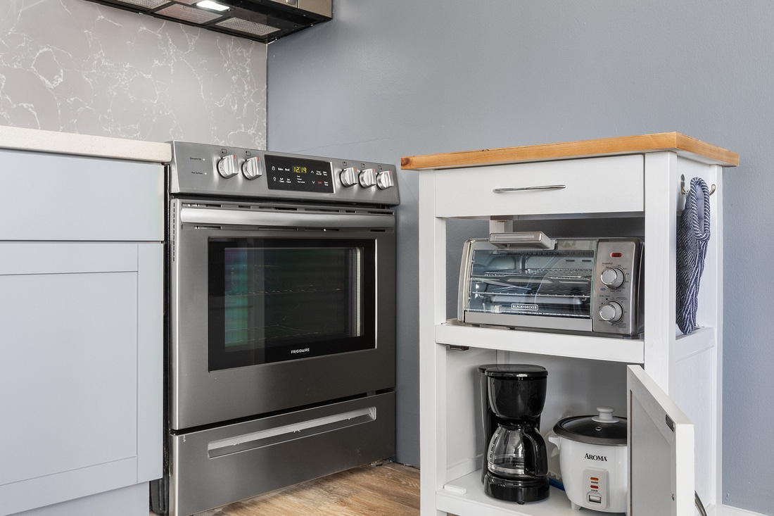 Toaster Oven/ Coffee Maker - 2440 Kuhio Ave