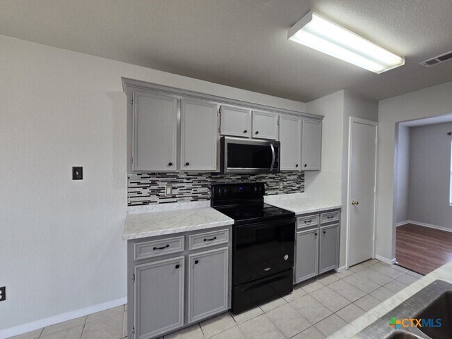 Building Photo - 4407 Paintbrush Dr