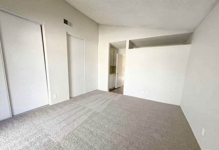 Building Photo - 13142 E Mesa Verde Dr