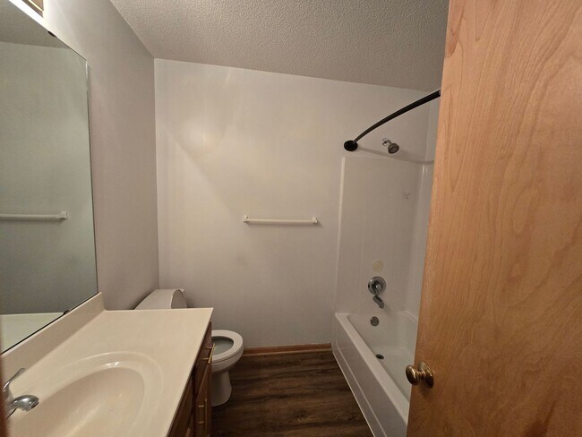Building Photo - Huge three bedroom home available for rent