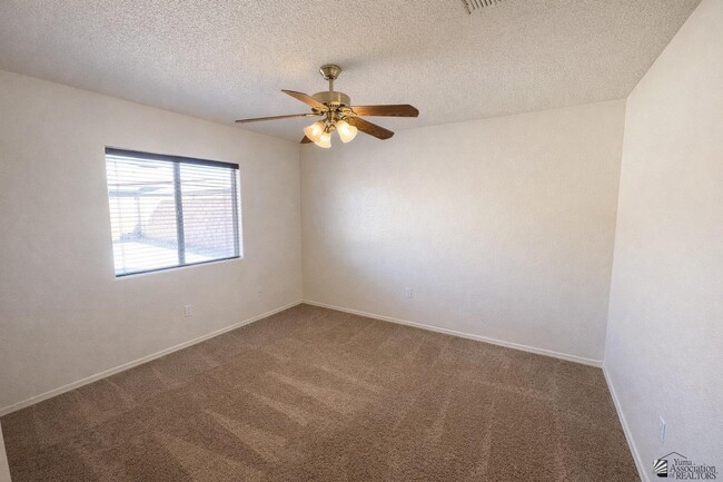 Building Photo - 7806 E Topeka Pl