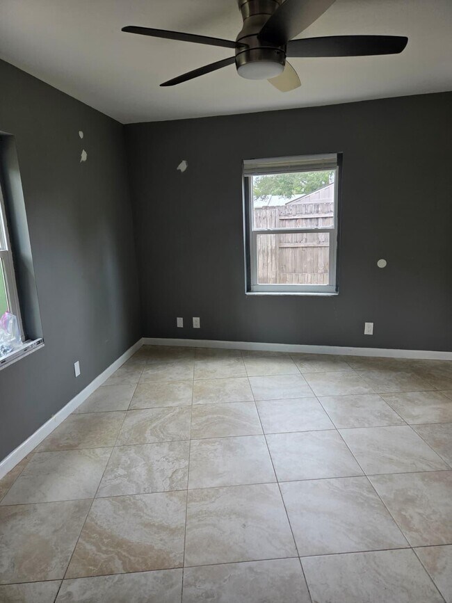 Building Photo - 18437 Spanish Isles Pl