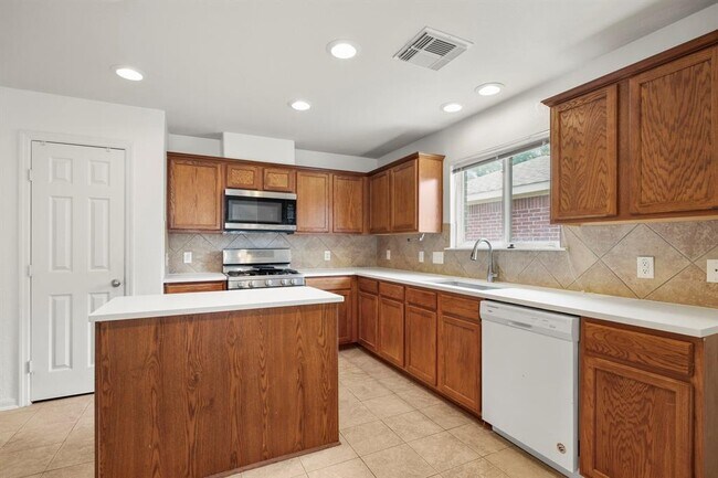 Building Photo - 3211 Falcon Trail Dr