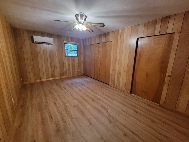 Building Photo - 1061 Caldwell Dr