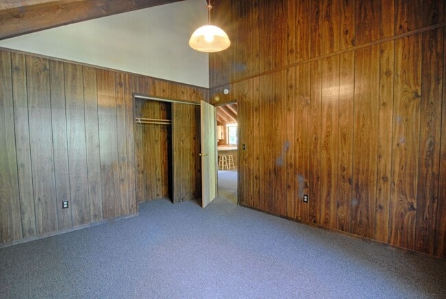 Building Photo - LONG-TERM RENTAL: Upper Floor Unit in Duplex with Washer/Dryer & Wood Stove!