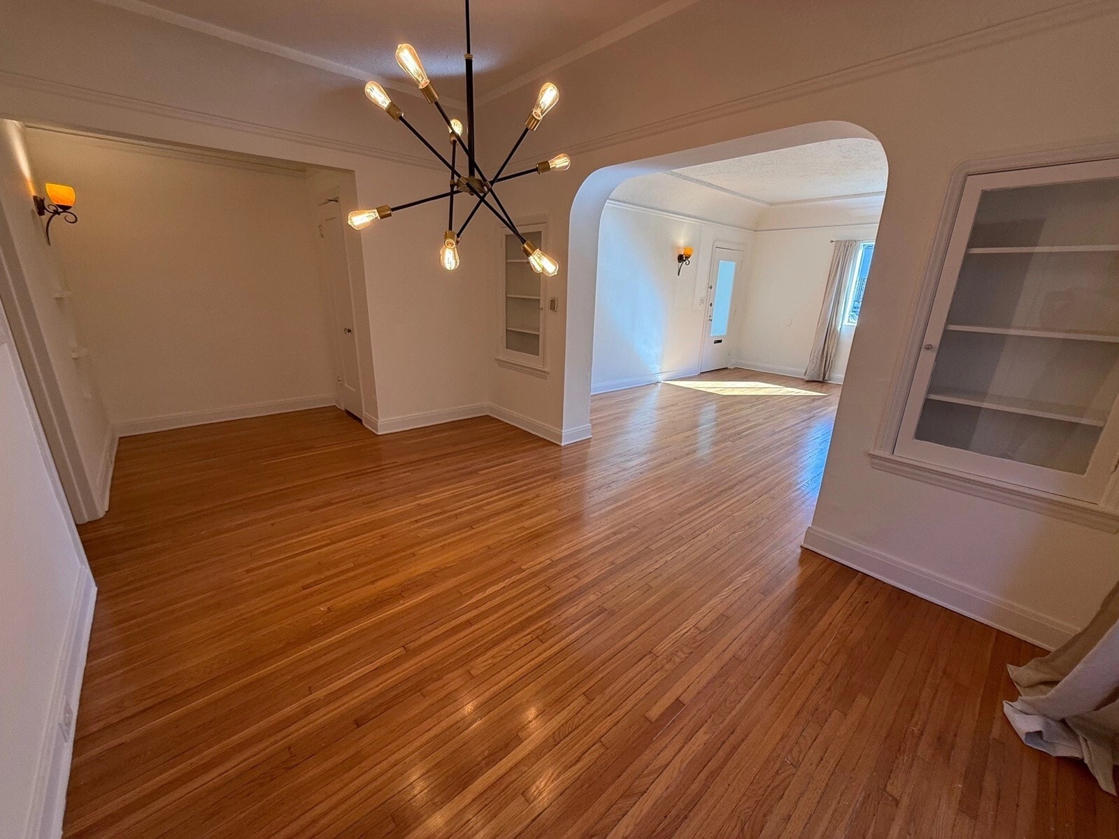 Building Photo - 339 N Orange Dr