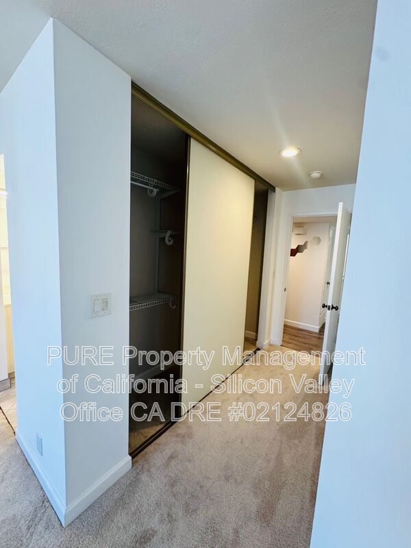 Building Photo - 2290 Sun Glory Ln