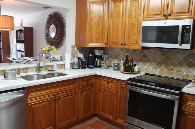 Building Photo - 1120 Ocean Dunes Cir