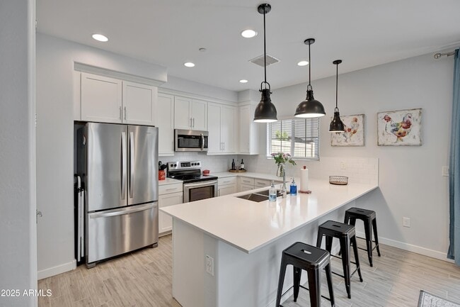 Building Photo - 4100 S Pinelake Way