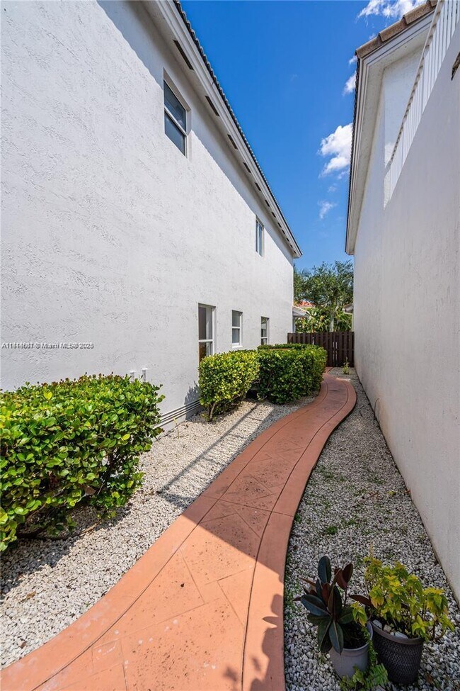 Building Photo - 7048 NW 107th Pl