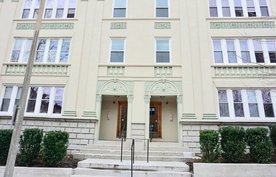 Building Photo - 62 Egmont St