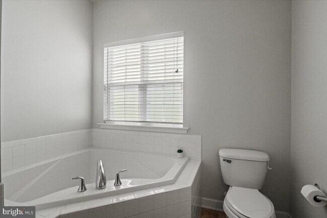 Building Photo - 20970 Branchwood Ct