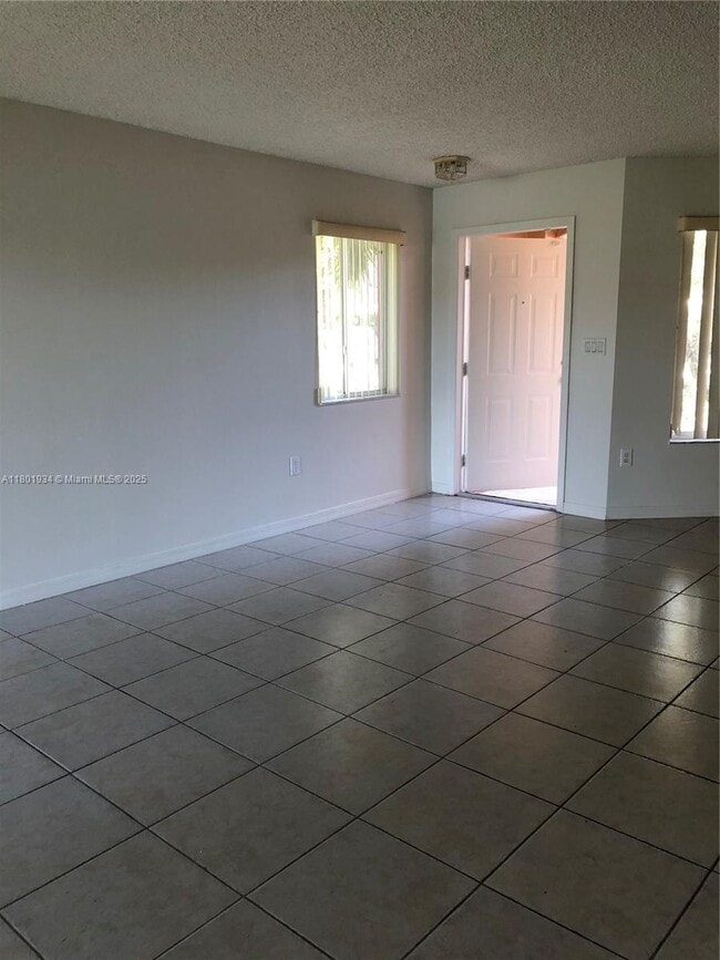 Building Photo - 6910 SW 164th Ct