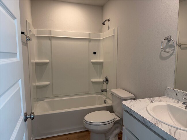 Building Photo - 958 Rd 5702