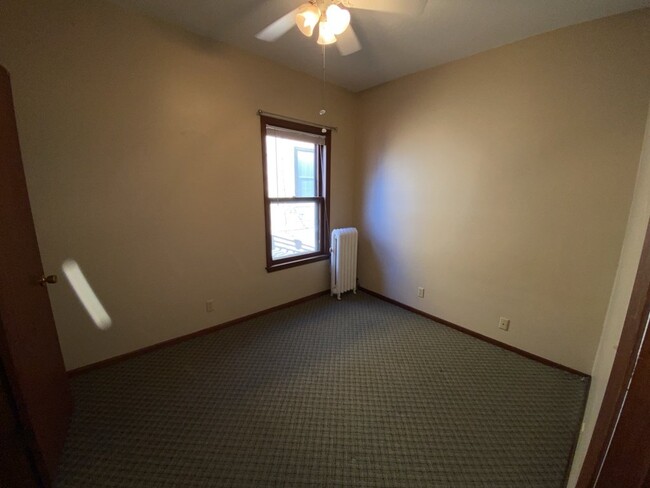 Building Photo - 1 Bed 1 Bath Historic Preserved Douglas Ap...