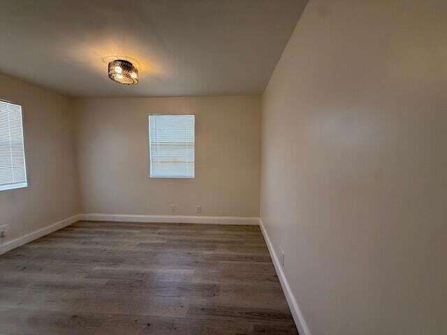 Building Photo - 904 4th St