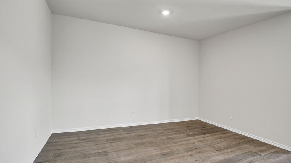 Building Photo - 220 Greenshade Ln
