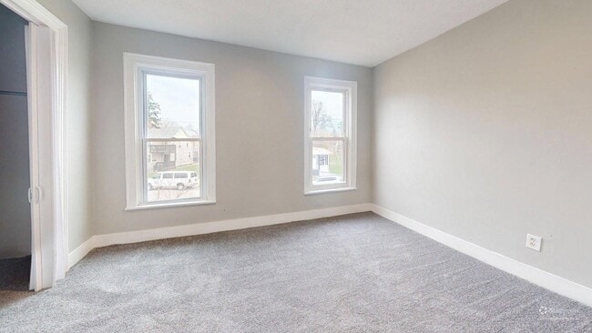 Building Photo - Lorain/W.73 neighborhood, updated 3 bed/1 bath single family house.