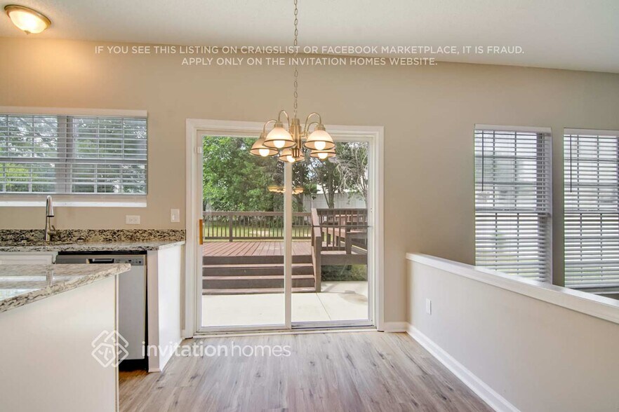 Building Photo - 3004 Riverbrooke Dr