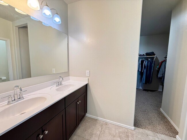 Building Photo - Large Newer-Built 4 Bedroom 2 Bathroom 3 Car Garage Home in Coolidge!