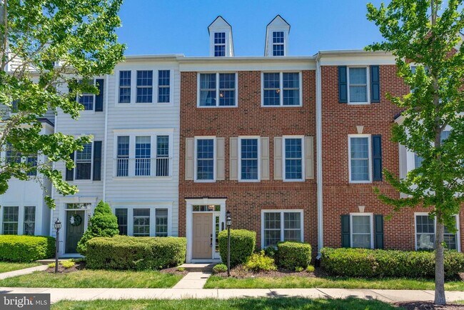 Building Photo - 14633 Weeburn Way