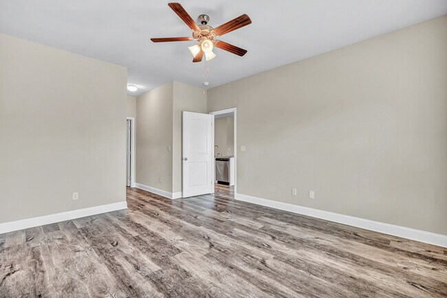 Building Photo - 113 Fourstar Ln