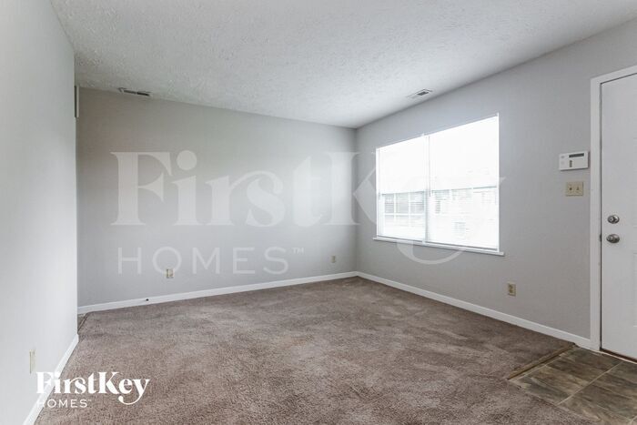 Building Photo - 5639 Dry Den Dr